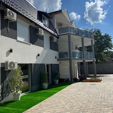 Big House Hotel Petrovaradin Luaran gambar