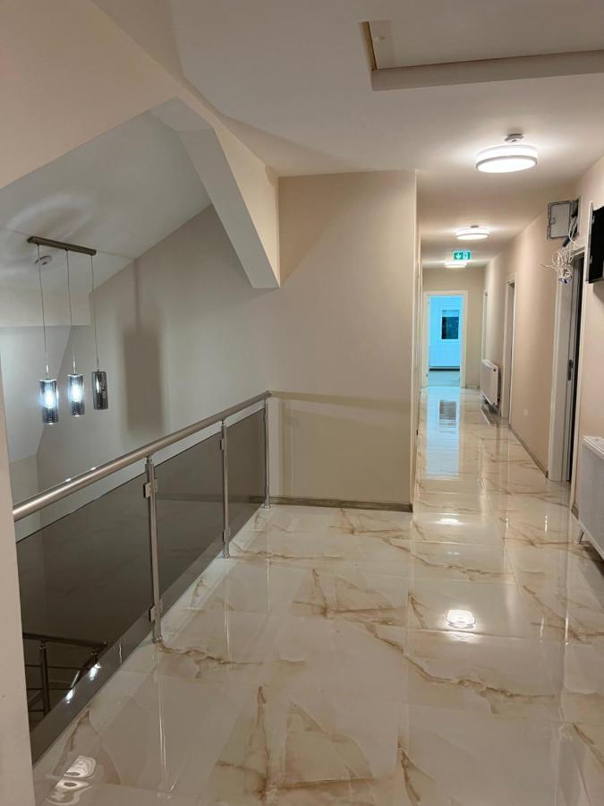 Big House Hotel Petrovaradin Luaran gambar