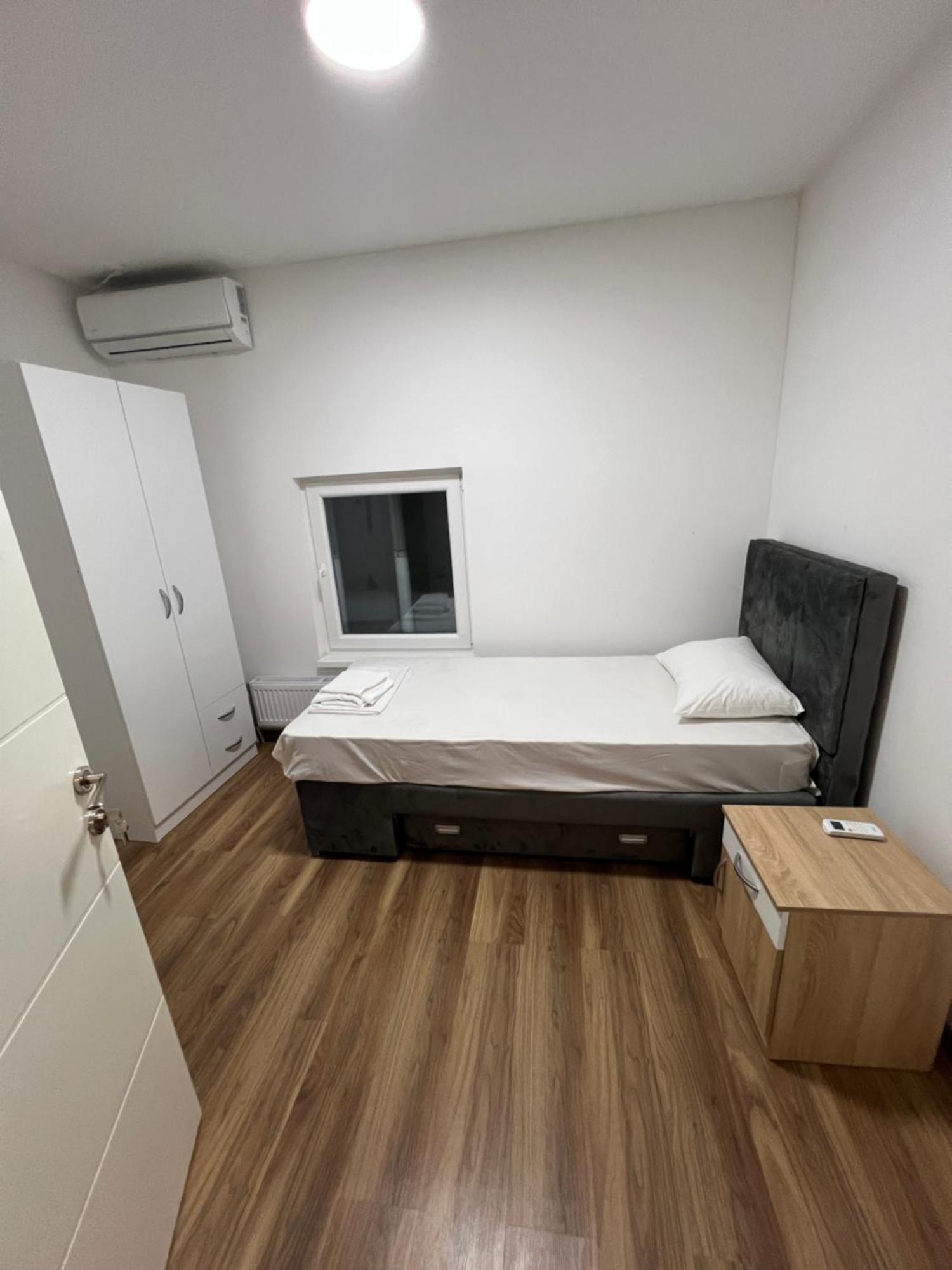 Big House Hotel Petrovaradin Luaran gambar