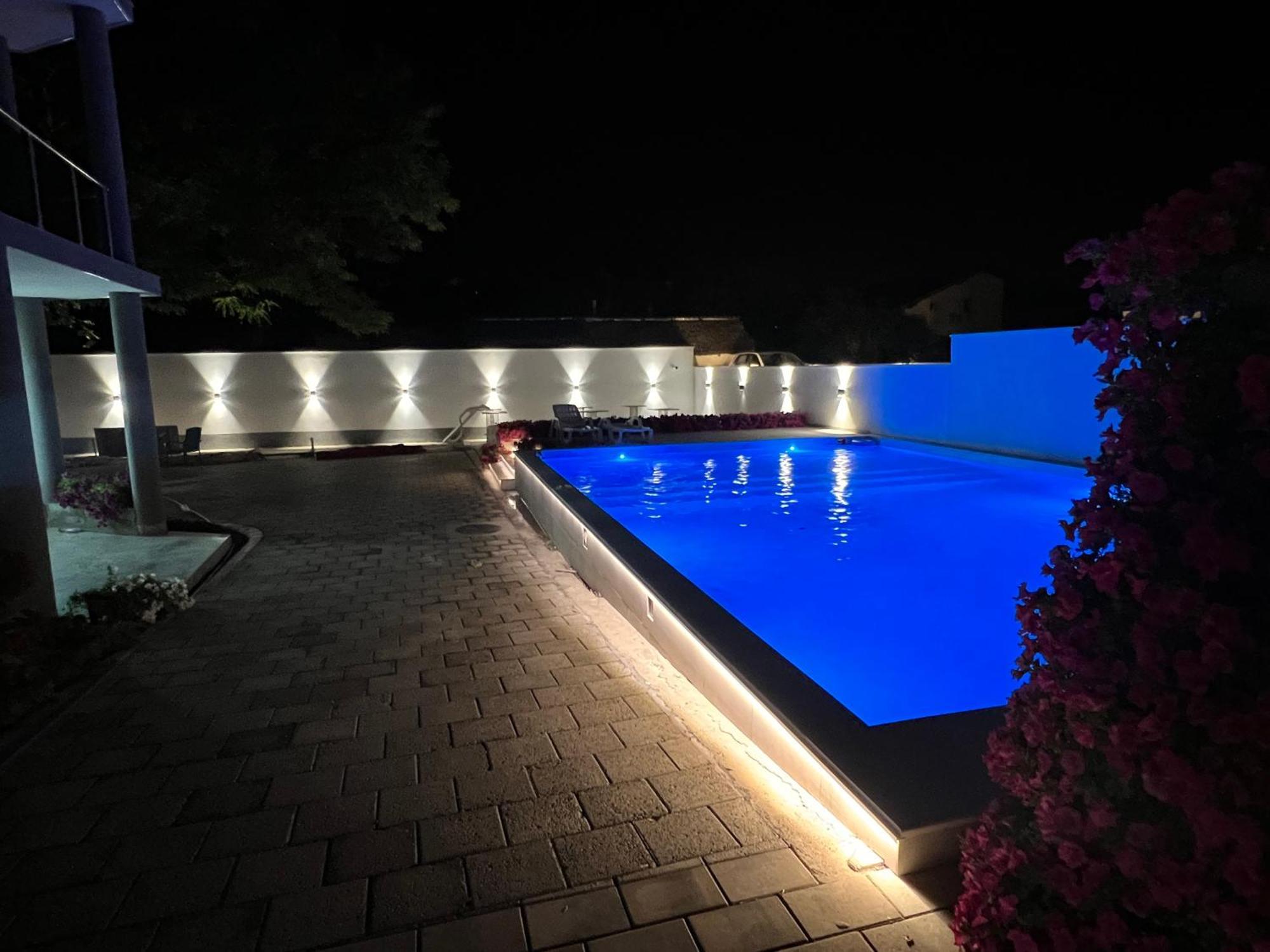 Big House Hotel Petrovaradin Luaran gambar
